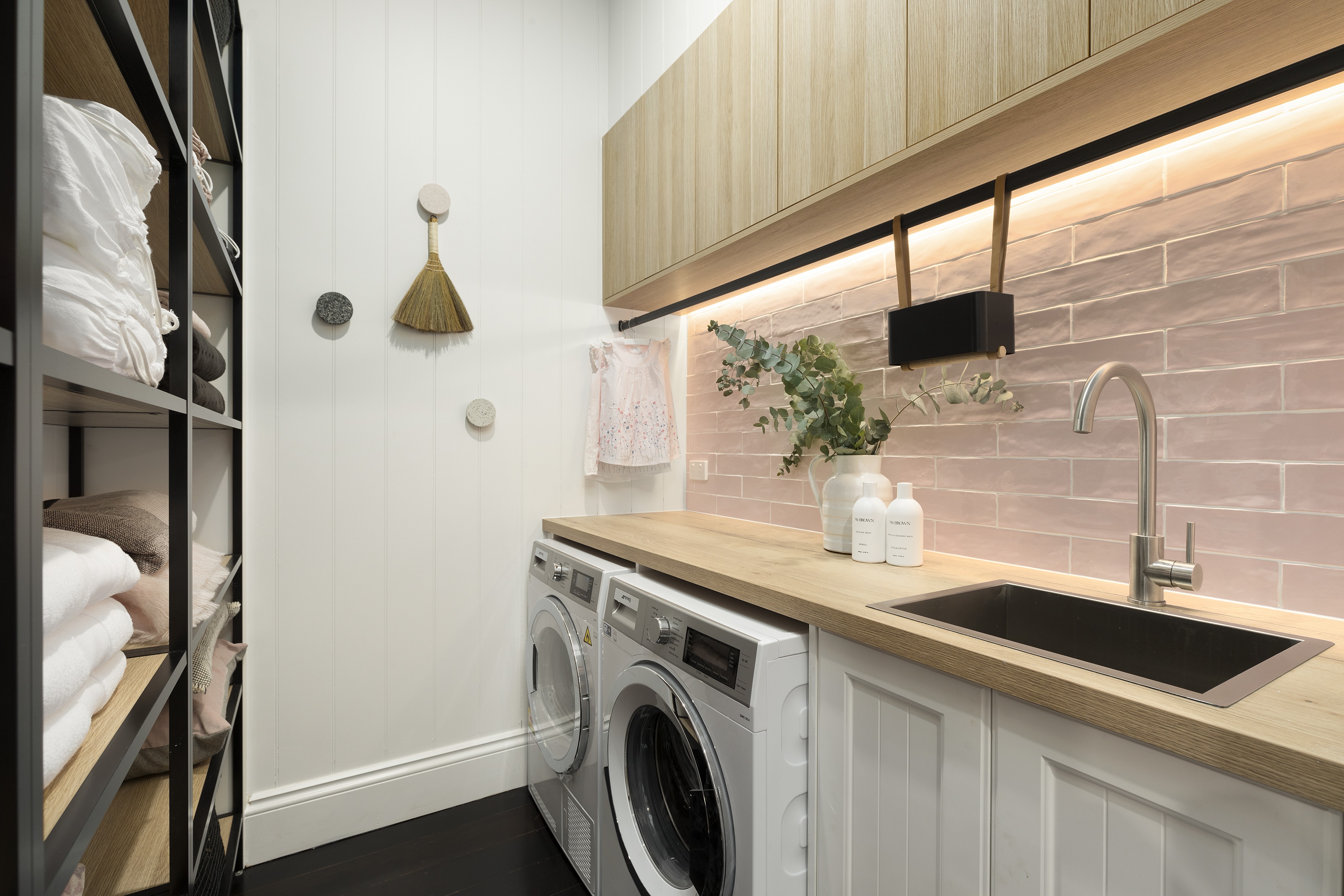 Kinsman laundry 3 Kinsman Laundries on Love it or List it