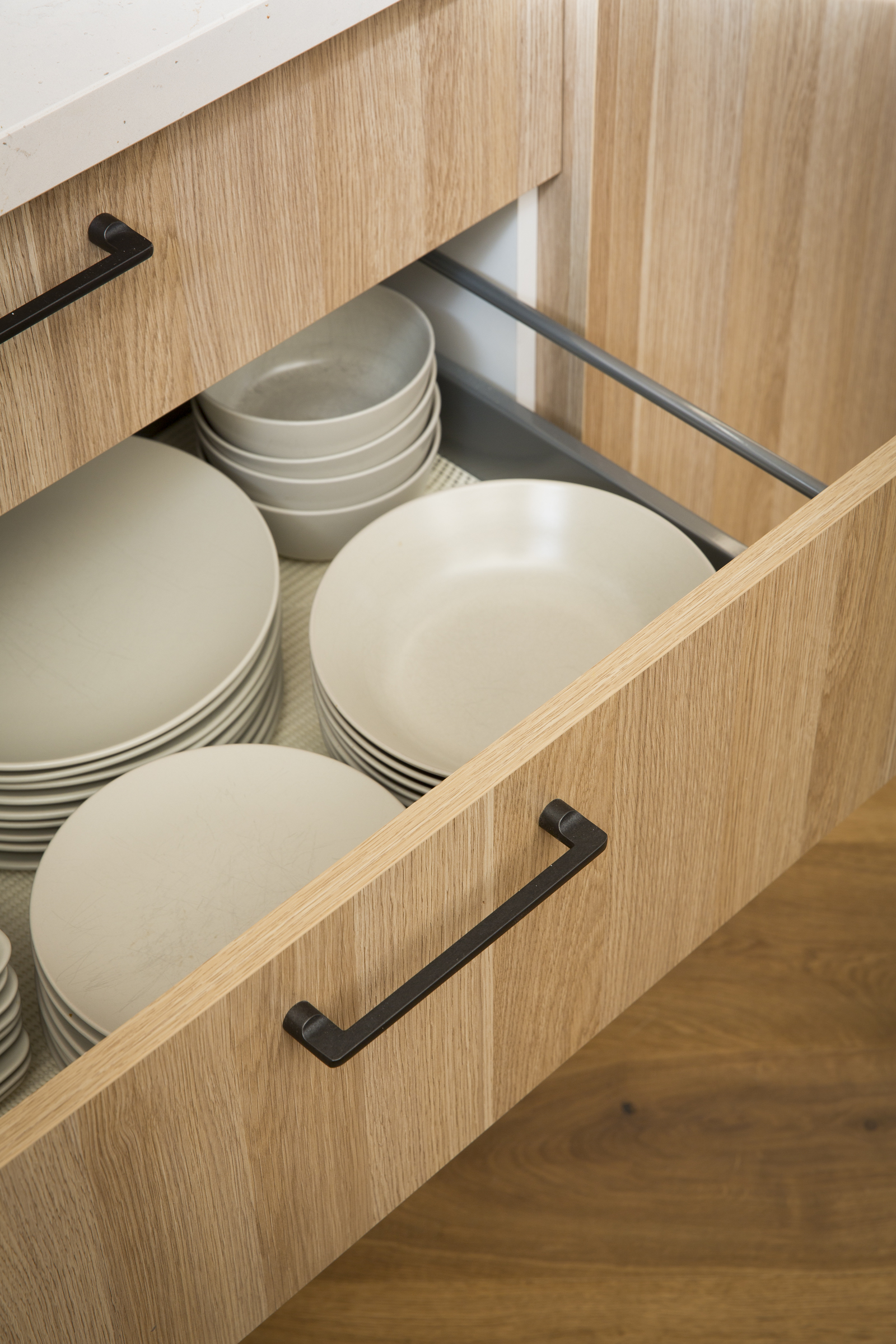 MA067_DRAWERS OPEN w Plates Dale Vine's Xpress Kitchen