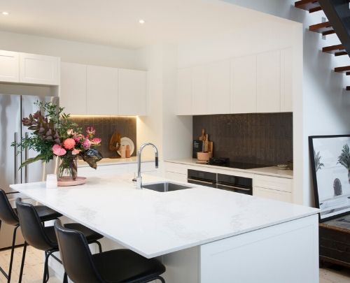 Matching benchtop and kitchen cabinetry