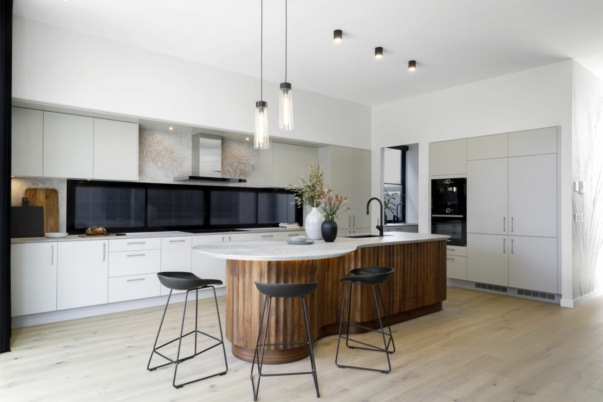 H3 Daniel & Jade MA142 RET