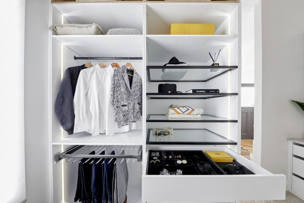 LIGHTS ON H4 Kinsmanwardrobes Block 2020-073