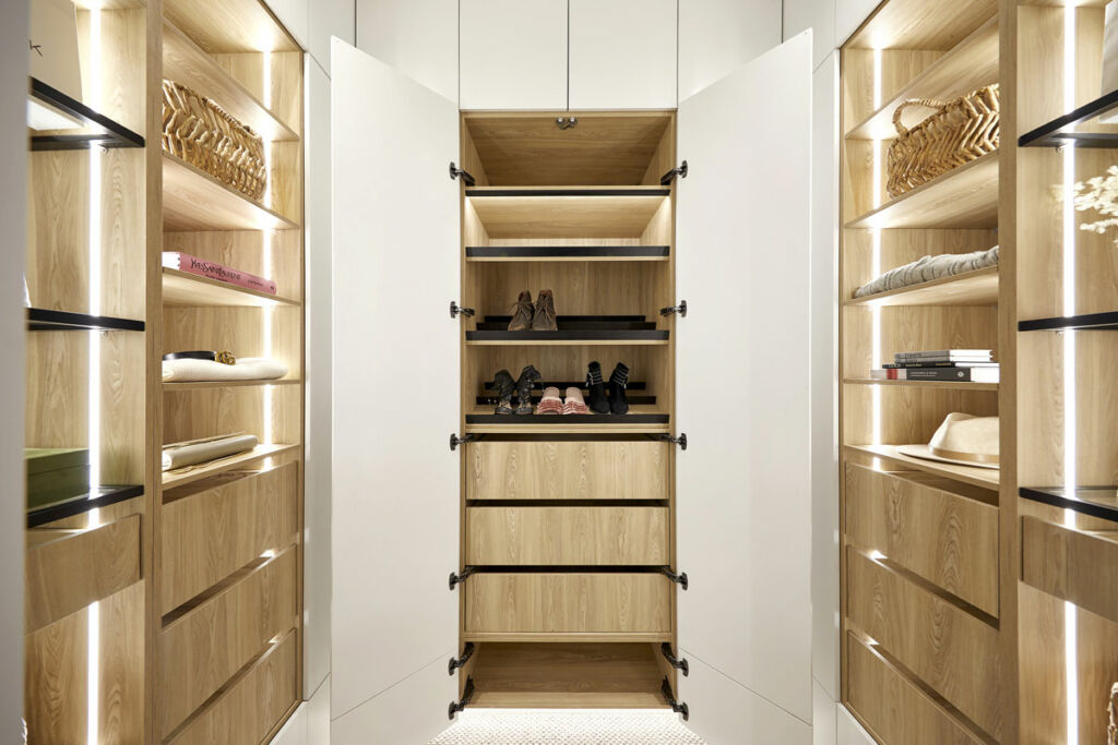 Wondrous Walk-In Wardrobes