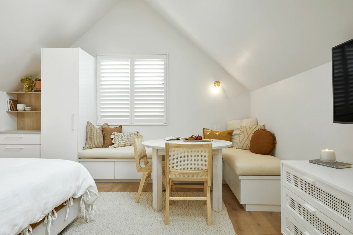 H4 RM11 Studio Garage Luke & Jasmin 010 RET