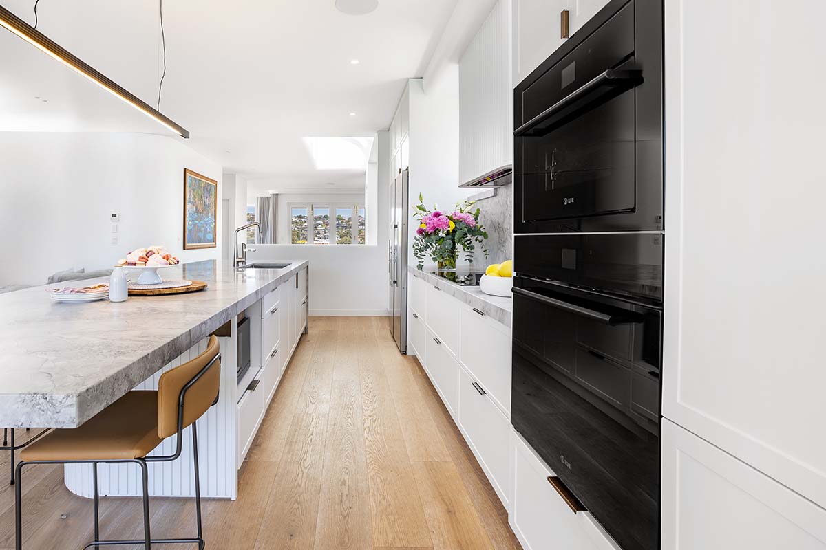 Kitchen_Straight_Lights_On-1200×800
