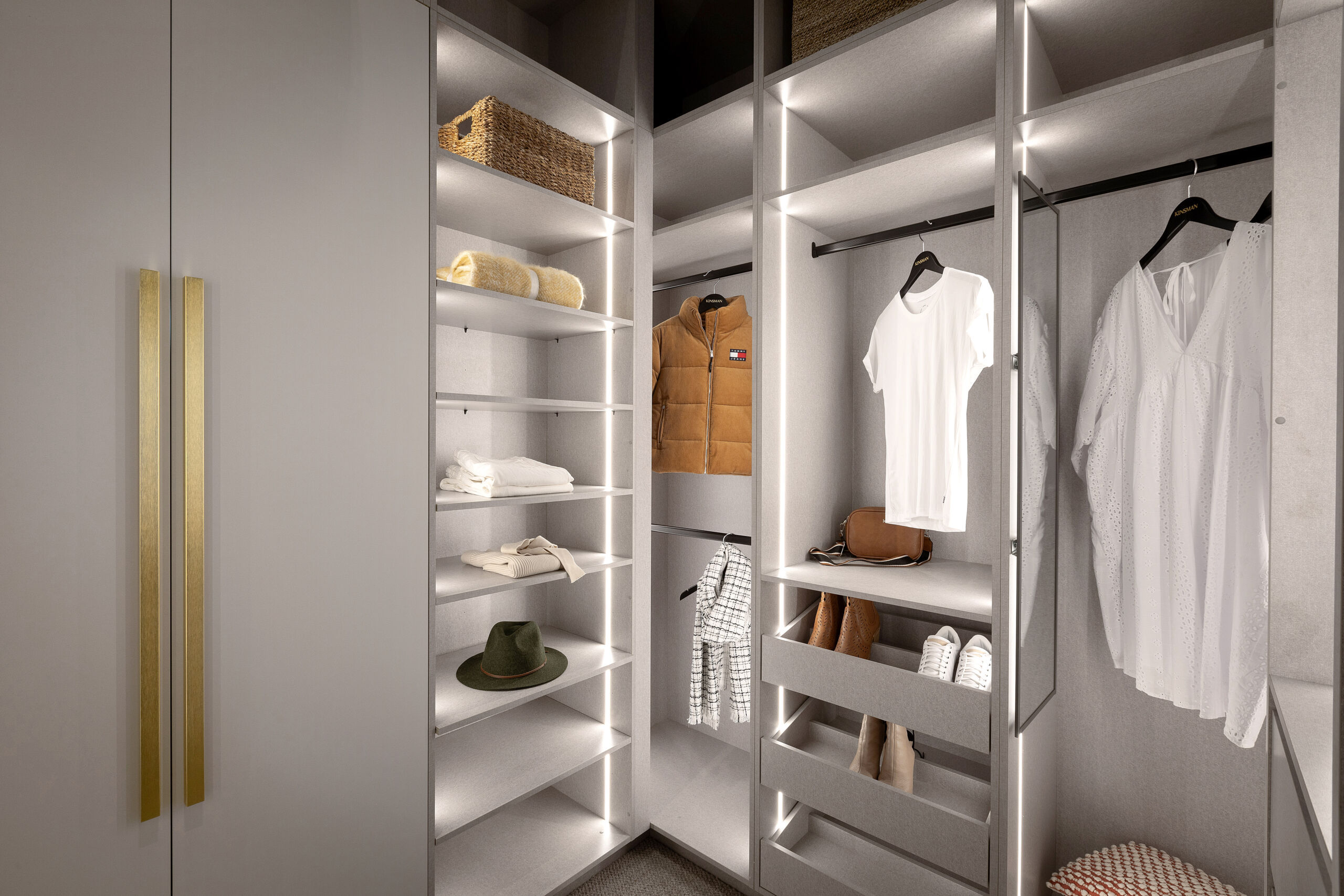 French Walk In Closets Design