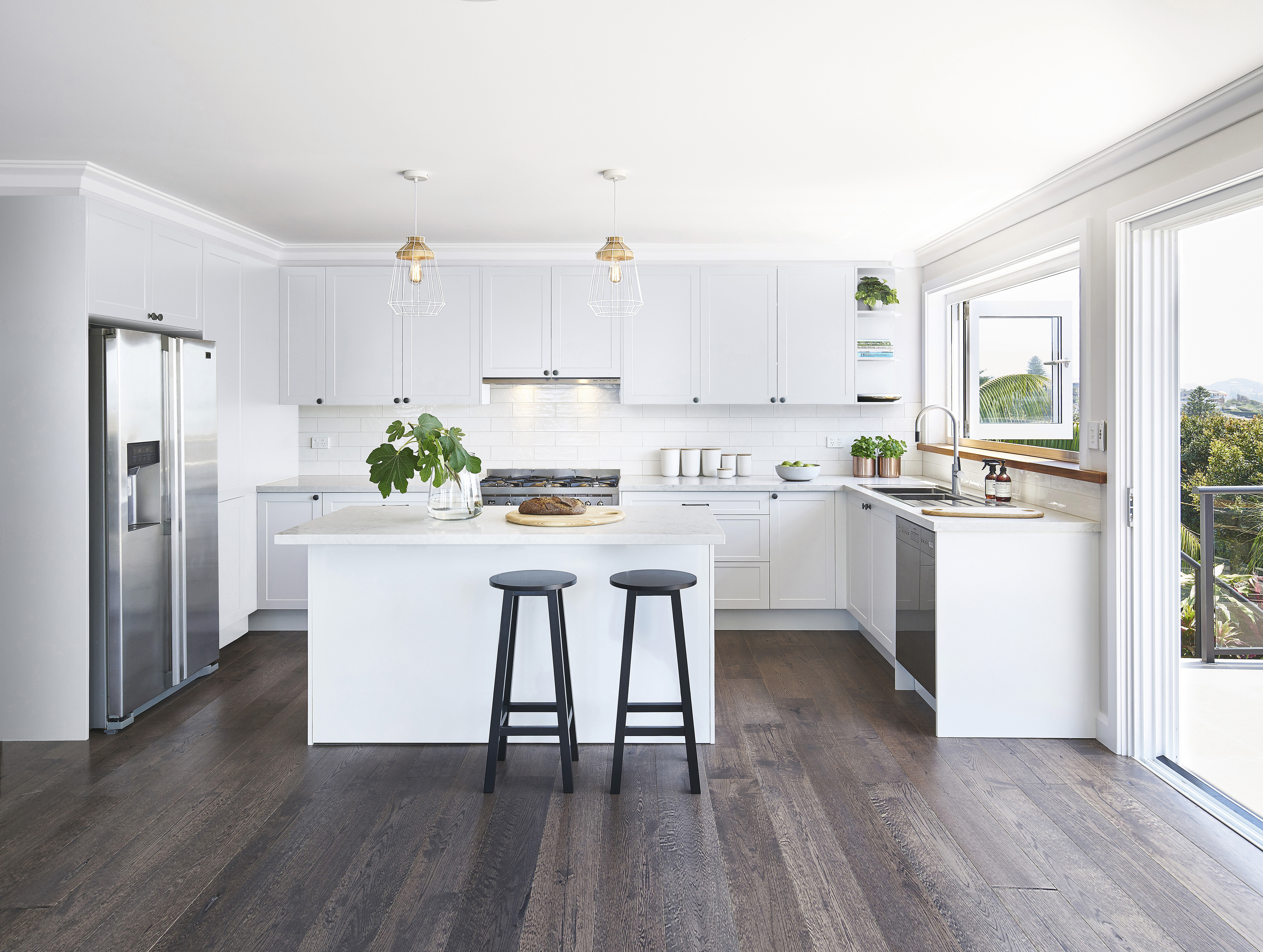 warriewood reversed EXT studio white-kitchen-with-island-bench