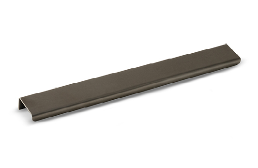 Ona Dull Brushed Nickel Lip Pull handle swatch